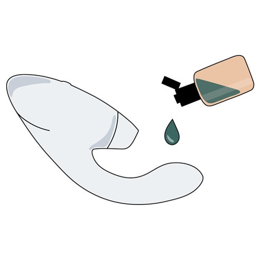 Añade unas gotas de tu lubricante con base de agua favorito en el estimulador interno.